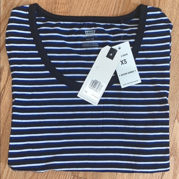 BNWT LEVI’S Cali T-shirt! - Picture 3 of 6